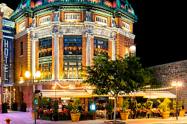 Hotel Le Capitole - Montreal, Canada